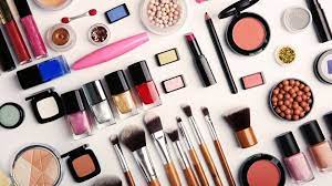 Горячая линия по парфюмерно-косметической продукции стартовала в Свердловской области